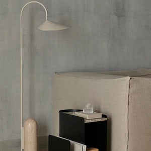 Justerbar Gulvlampe med Travertinfod Arum Cashmere