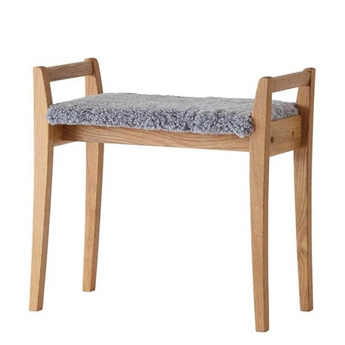 Meja skammel olieret eg/fåreskind lysegrå